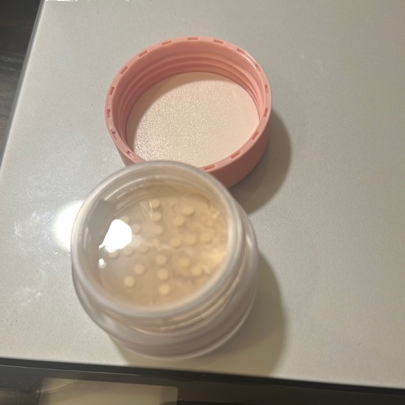 Mini Ultimate Setting Powder Translucent - Picture 4 of 4